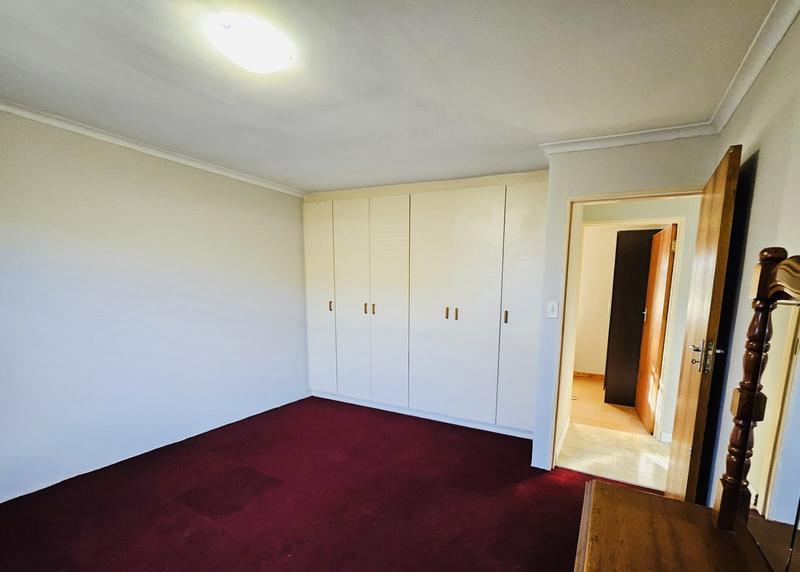 6 Bedroom Property for Sale in Belhar Western Cape